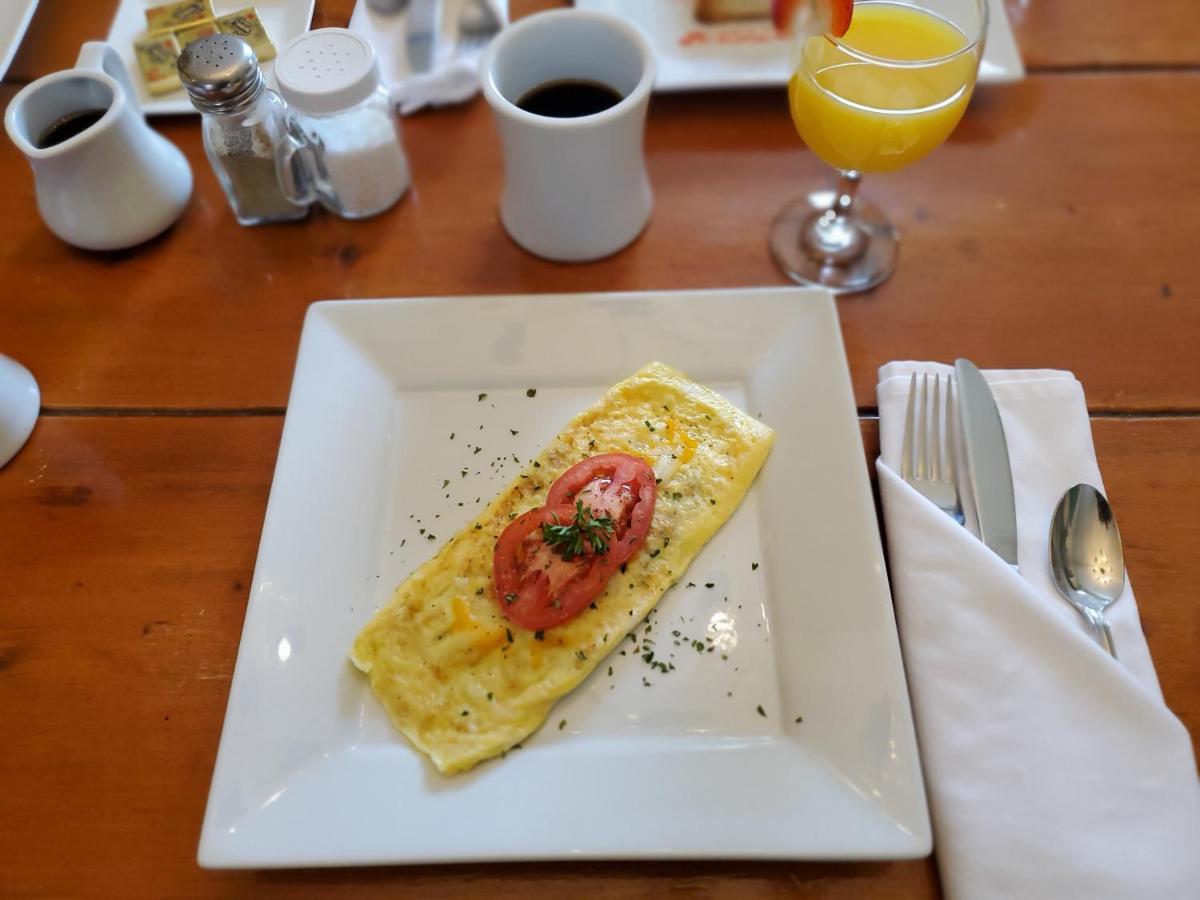 Cleveland House Inn Newport Bagian luar foto